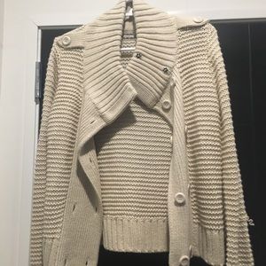 Rubbish Beige Sweater!